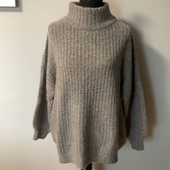 Urban Outfitters Sweaters - Urban Outfitters Sweater